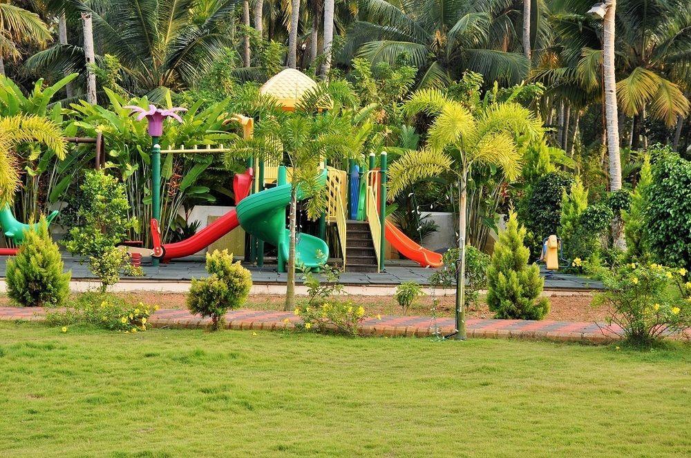 Lake Palace Trivandrum Vettutura Exterior photo