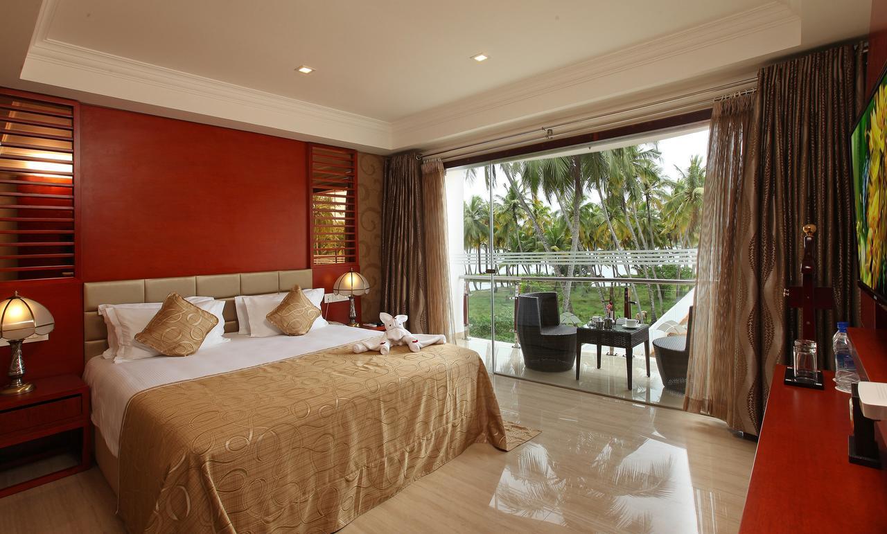 Lake Palace Trivandrum Vettutura Exterior photo
