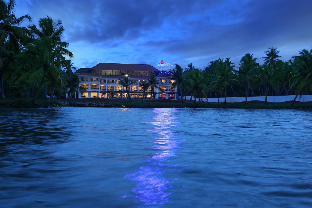 Lake Palace Trivandrum Vettutura Exterior photo